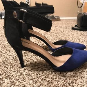 Size 8.5 pointed heels