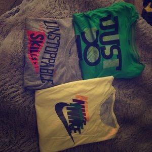 women’s Nike tee bundle