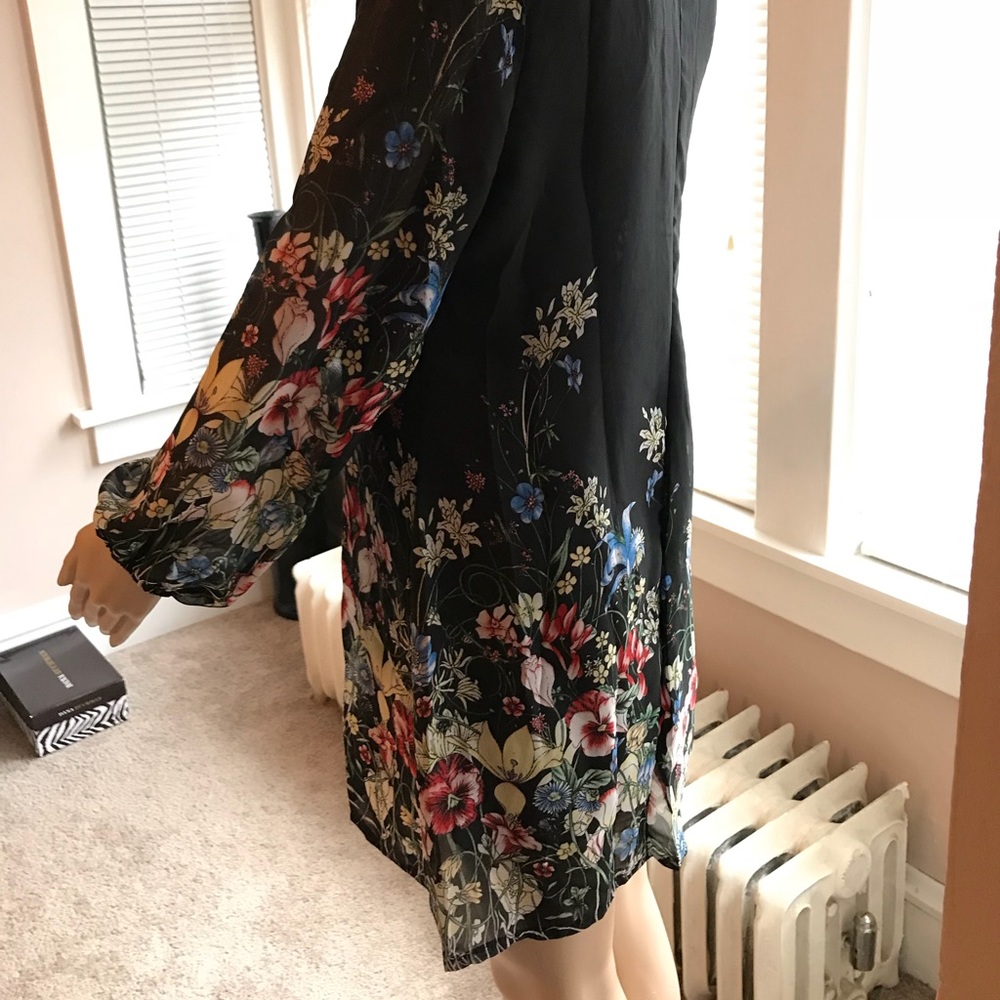 Elegant Chiffon Dress With Long Sleeves - Picture 4 of 7