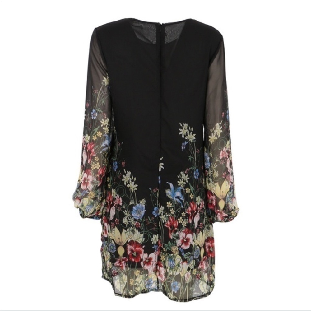 Elegant Chiffon Dress With Long Sleeves - Picture 3 of 7