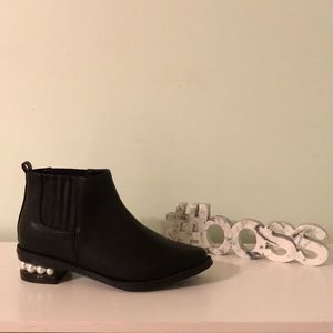 Cathrine Malandrino Booties, Pearl Heel!