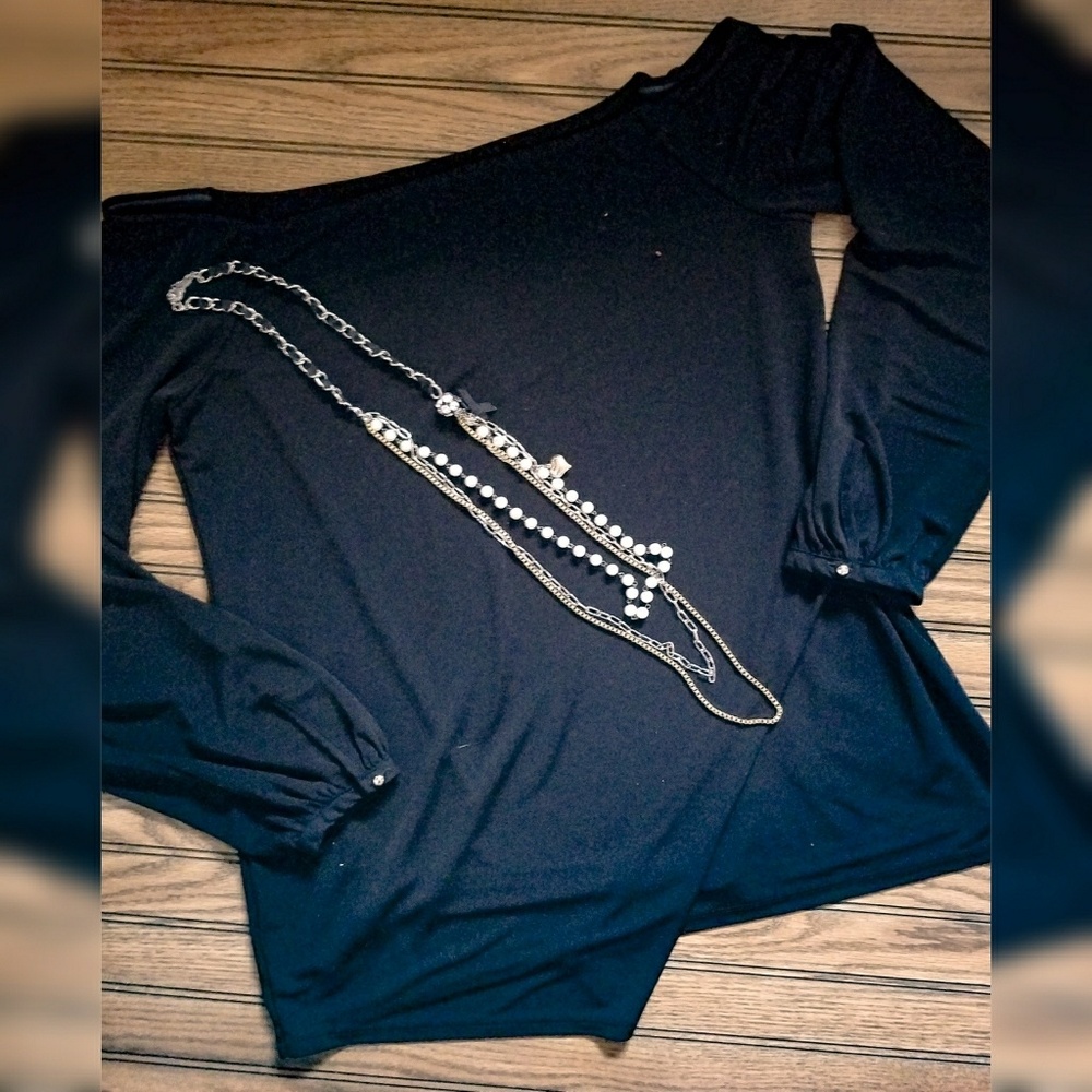 Black House White Market Off Shoulder Top - Picture 1 of 2