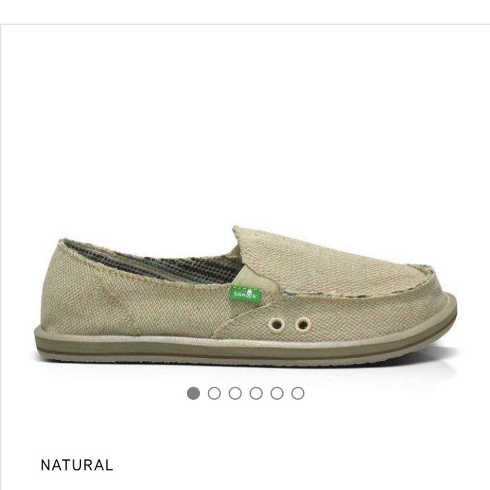 Tan Sanuks