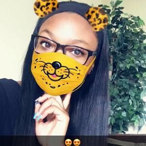 Meet your Posher, Niya