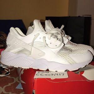 Nike Air Huarache Size 12 white(Triple White)