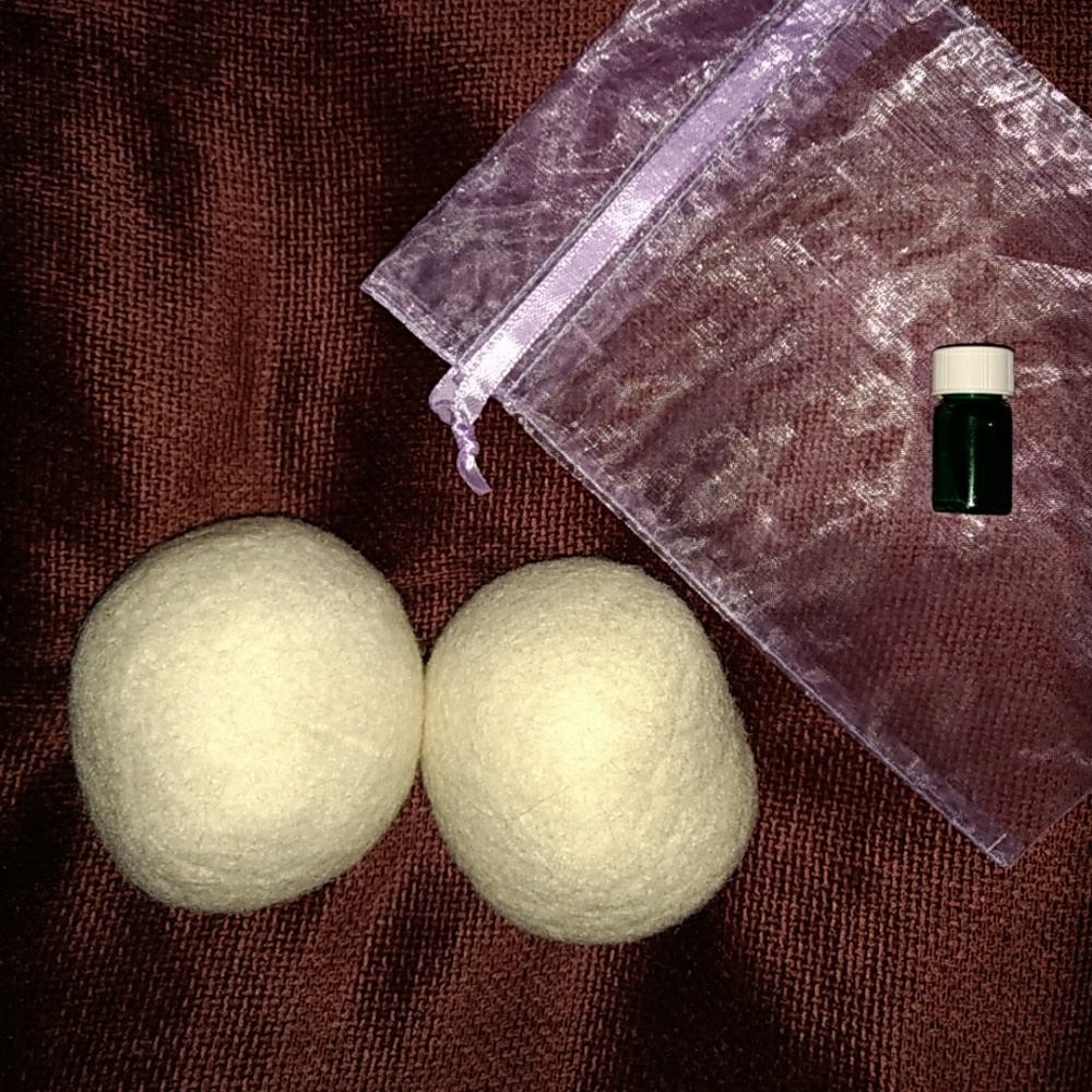 SOLD OUT(2)Wool dryer balls