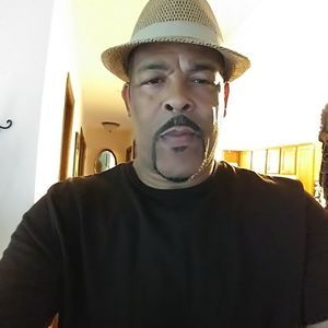 Meet your Posher, Troy