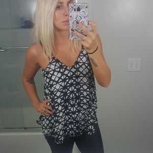 Geometric Flowy Tank