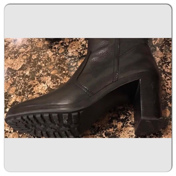 Tory Burch Sullivan stretch leather boot