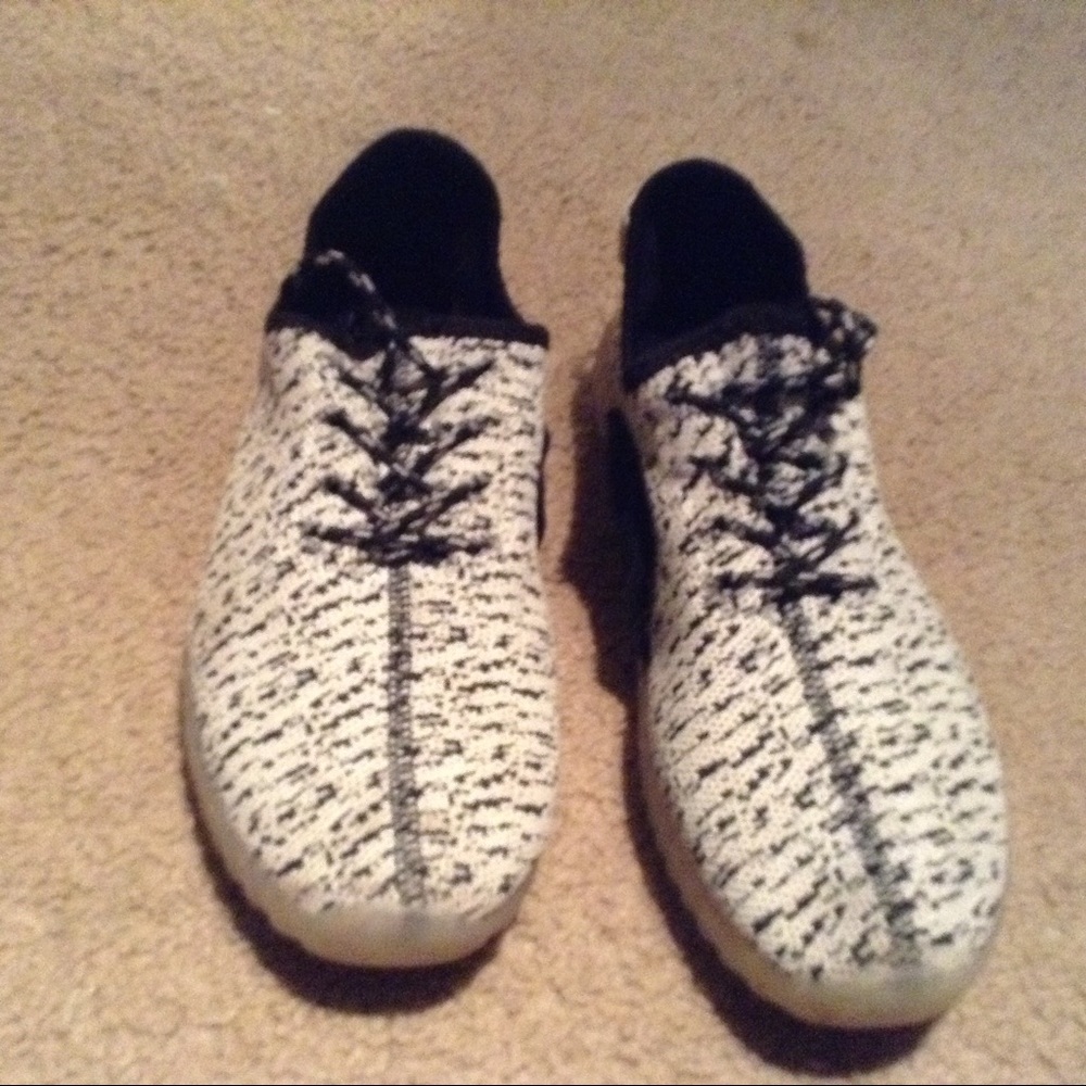 Led yezzys