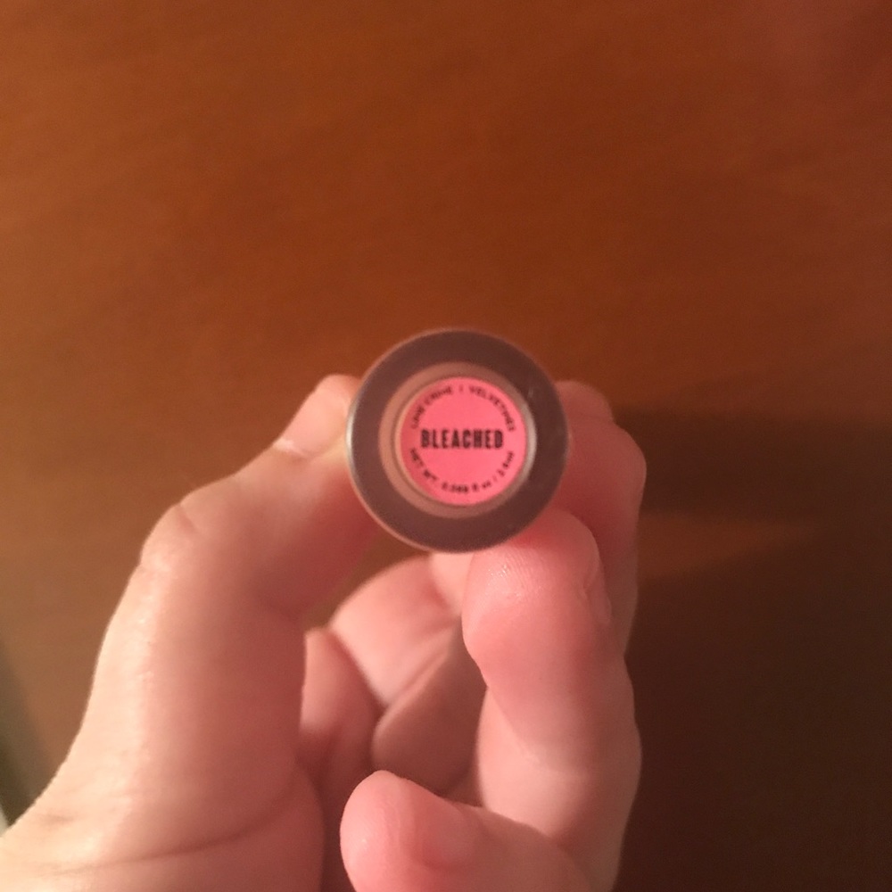 Like crime bleached velvetine