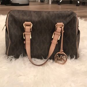 Michael Kors brown / tan tote purse 👛