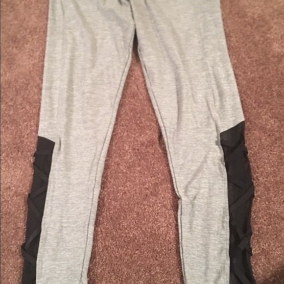 VS PINK YOGAS - Picture 3 of 4