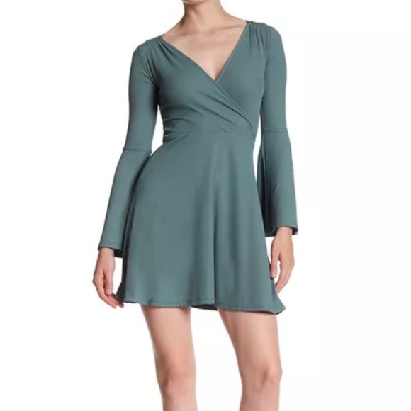 Topshop Dresses & Skirts - Topshop Green Ribbed Surplice Dress Bell Sleeve