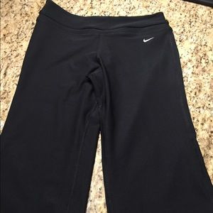 Nike Black Wide Leg Capri Workout Pants