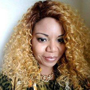 Meet your Posher, Ramona