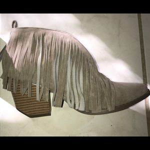 Fringe suede booties!