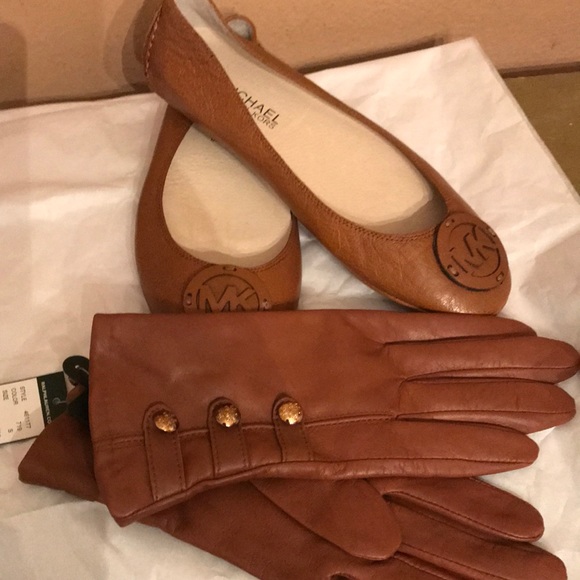 Michael Kors shoes and RL gloves - Picture 5 of 7