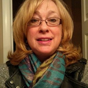 Meet your Posher, Adwenia