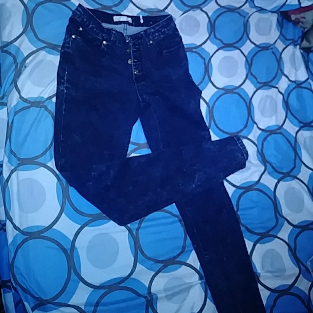 Nicki Minaj mid-rise skinny jeans