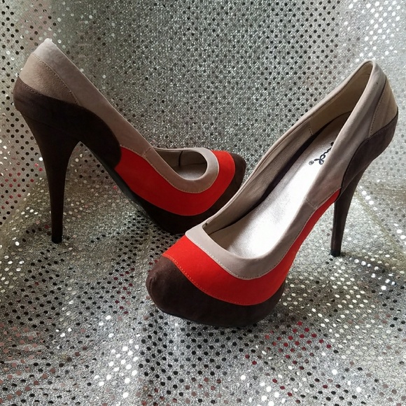 Brown/Orange/Tan Heels - Picture 1 of 8