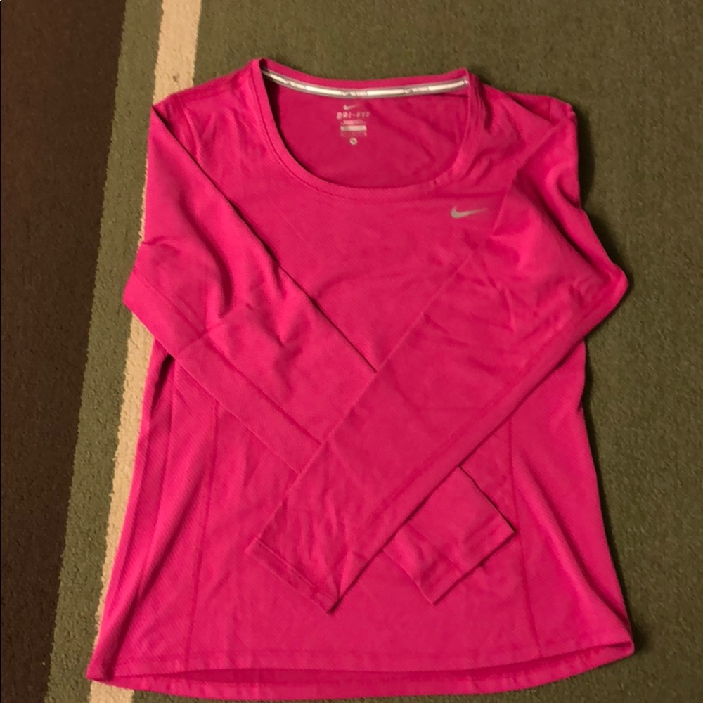 Like new Nike dri-fit long sleeve top. Sz M