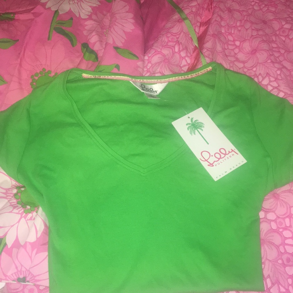 Lilly Pulitzer v neck tee