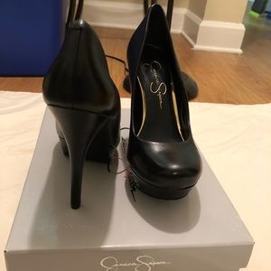 Black, round toe pumps