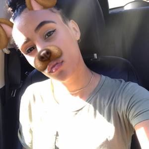 Meet your Posher, Shayla