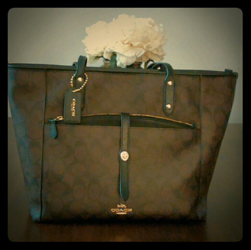 Coach Signature City Zip Tote with Pop Out Pouch