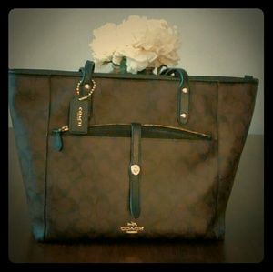 Coach Signature City Zip Tote with Pop Out Pouch