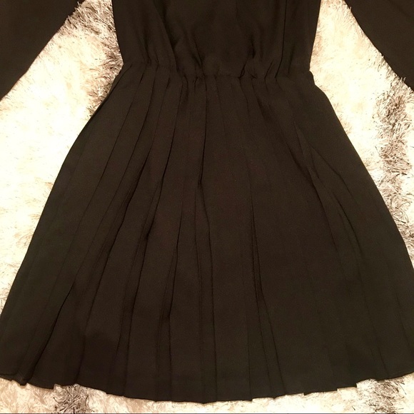 NWT Leith Pleated Long Sleeve Dress - Picture 6 of 8