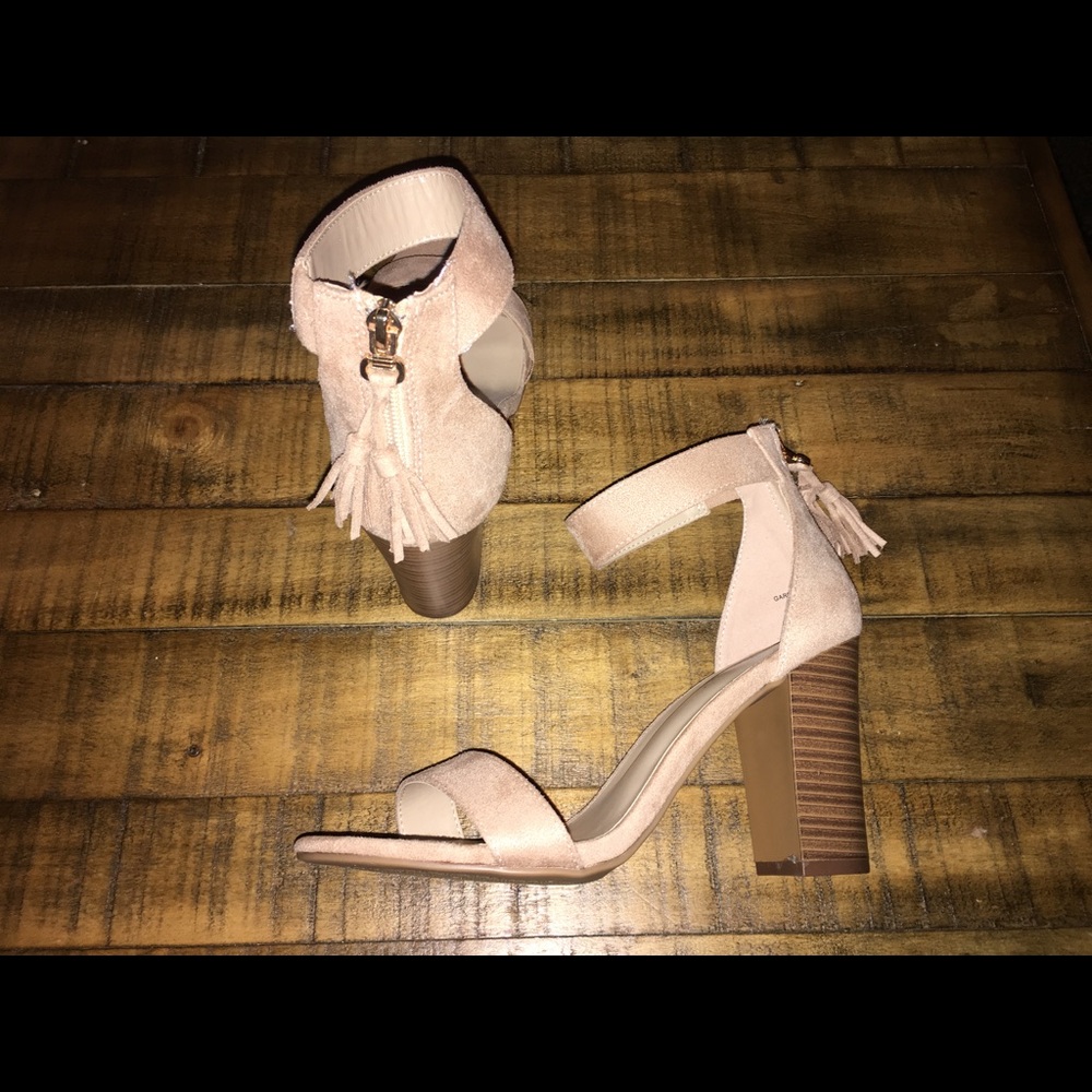 NWOT Nude suede tasseled heels