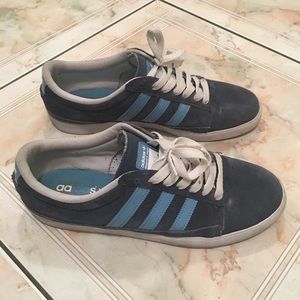 Adidas : size 10