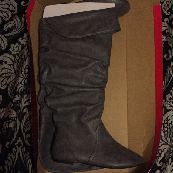 Gray boot - Picture 2 of 2