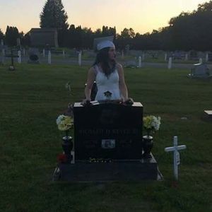 Meet your Posher, Dakota