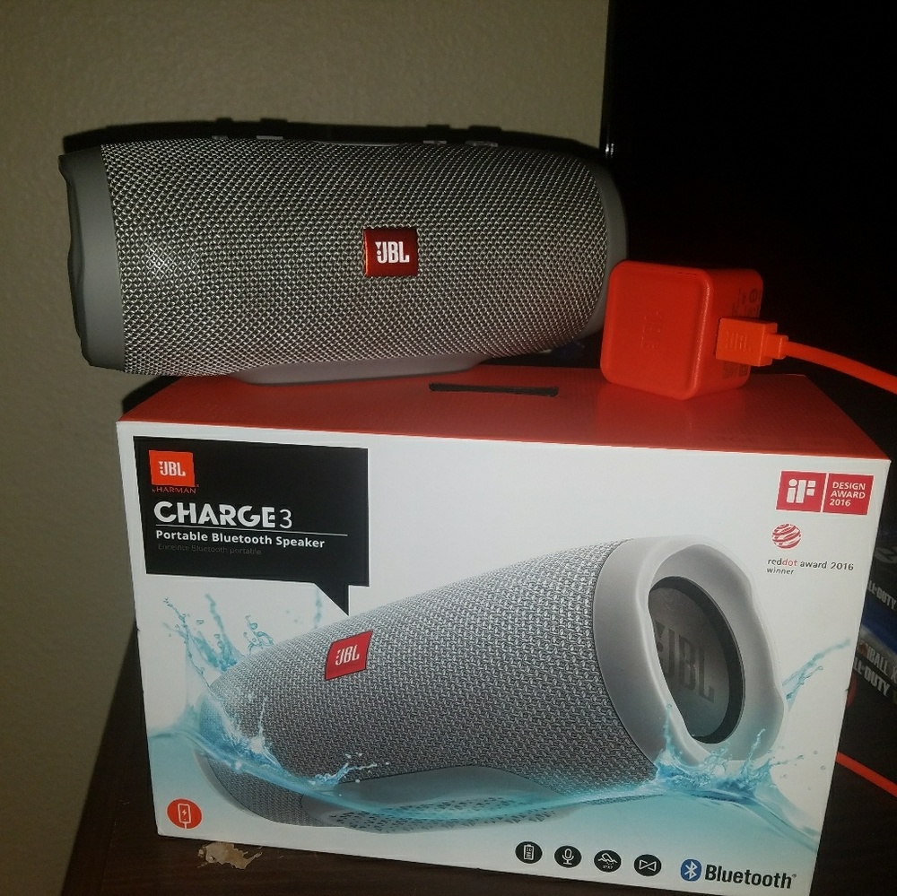 JBL speaker charge 3