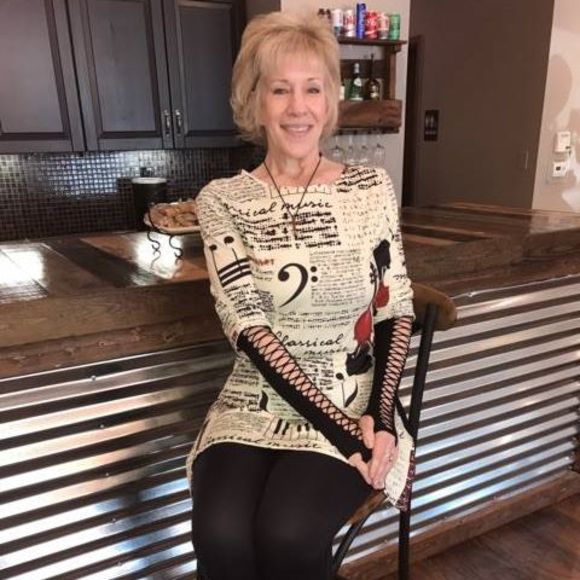 Meet your Posher, Kimberly - Picture 1 of 1