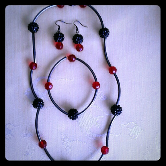 Necklace set - Picture 1 of 3