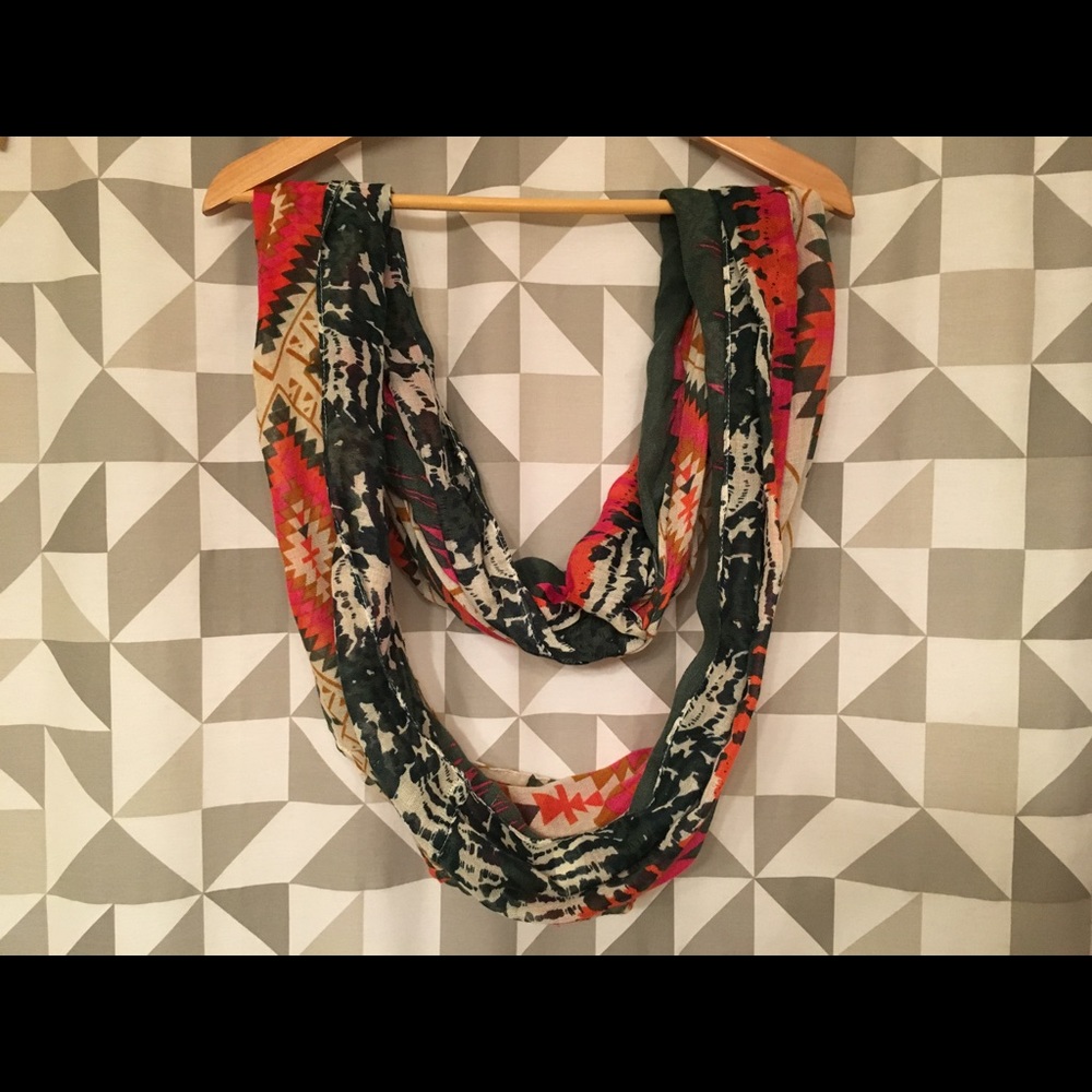 Colorful circle scarf