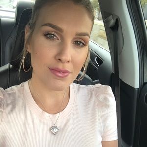 Meet your Posher, Makenzie