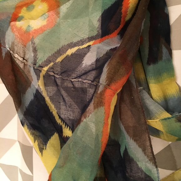 Colorful circle scarf - Picture 3 of 3