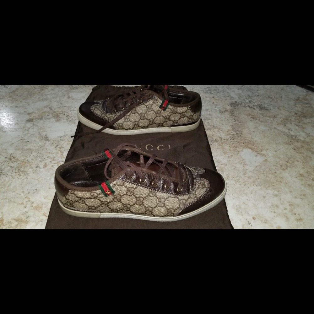 Size 9 Gucci shoes