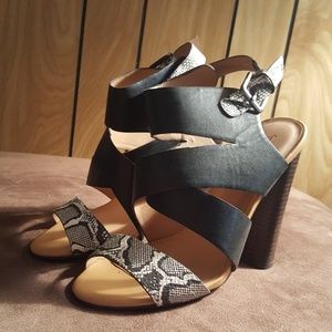 NWOT JustFab strappy High Heels