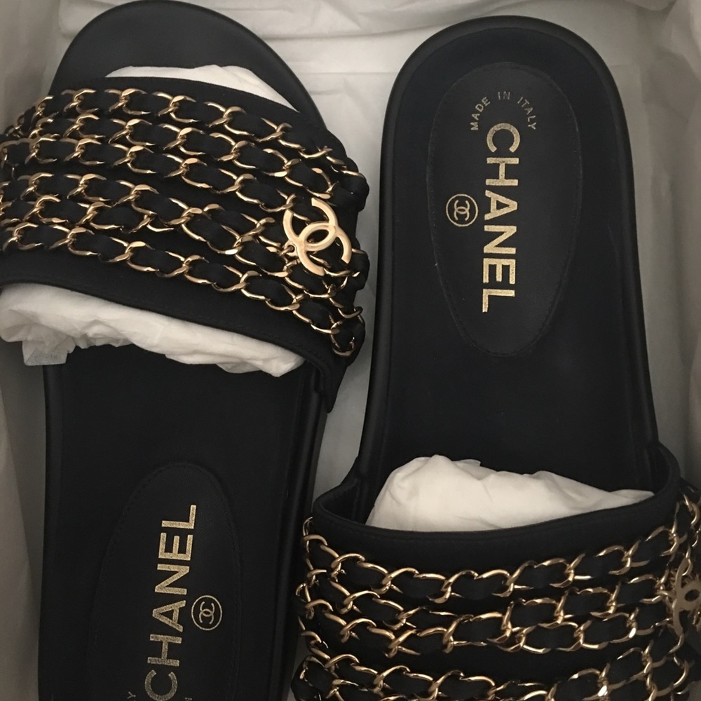 Chanel slides navyblue sz6... USED