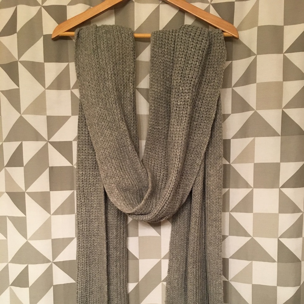 Extra long knitted gray scarf