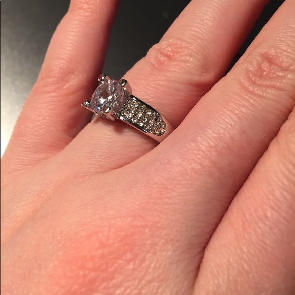 Sparkling CZ Ring - Picture 2 of 3