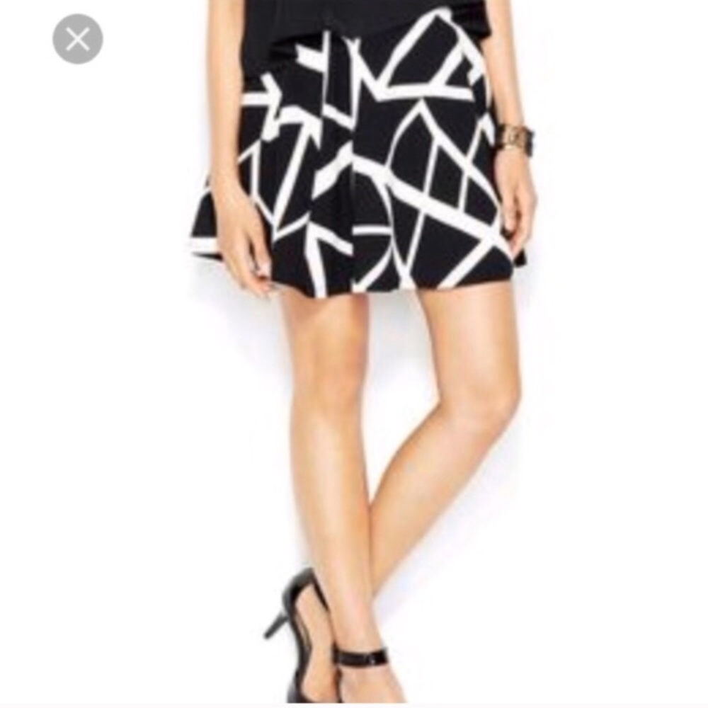 BAR III MininSkirt Black and White Geometric Print