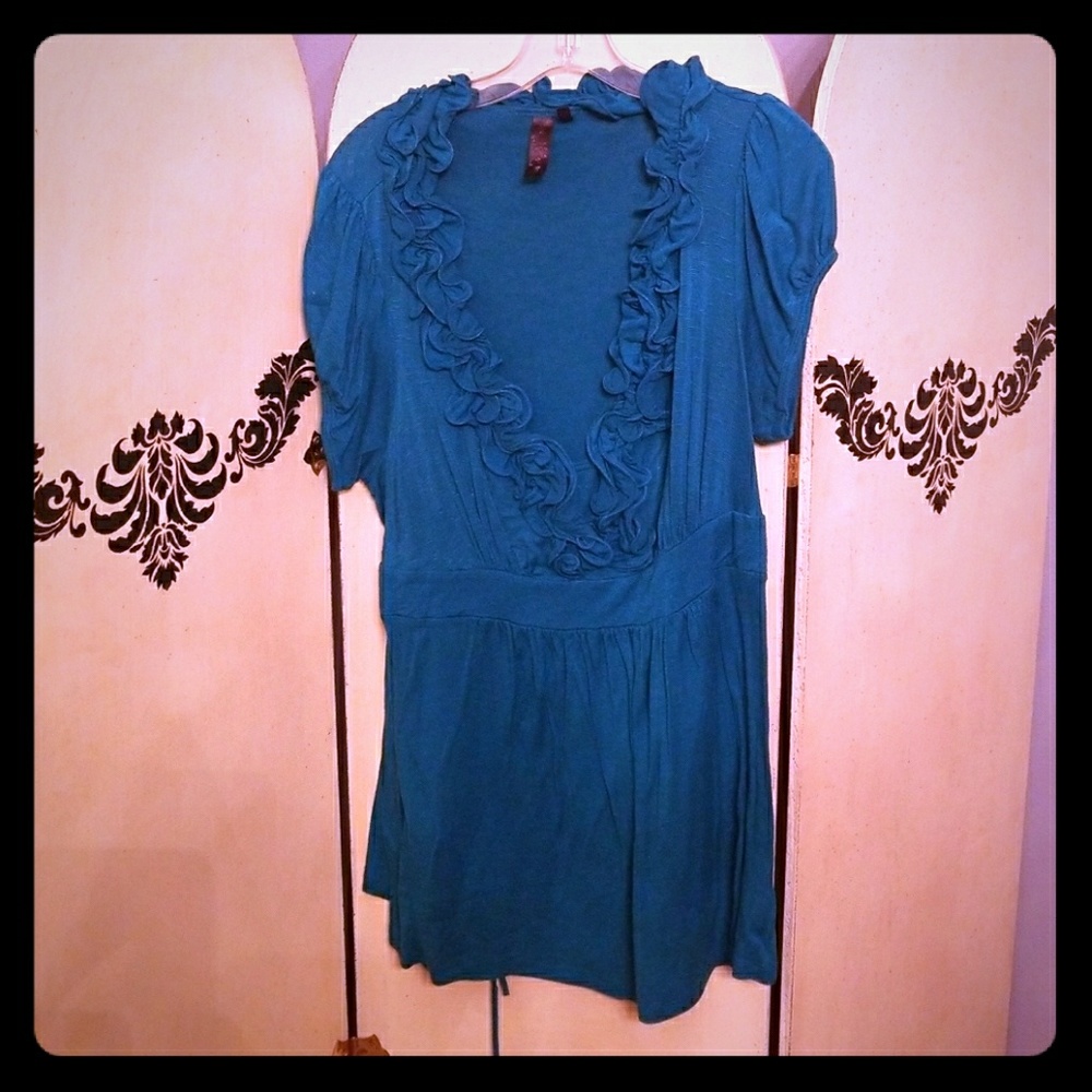 Turquoise blue top