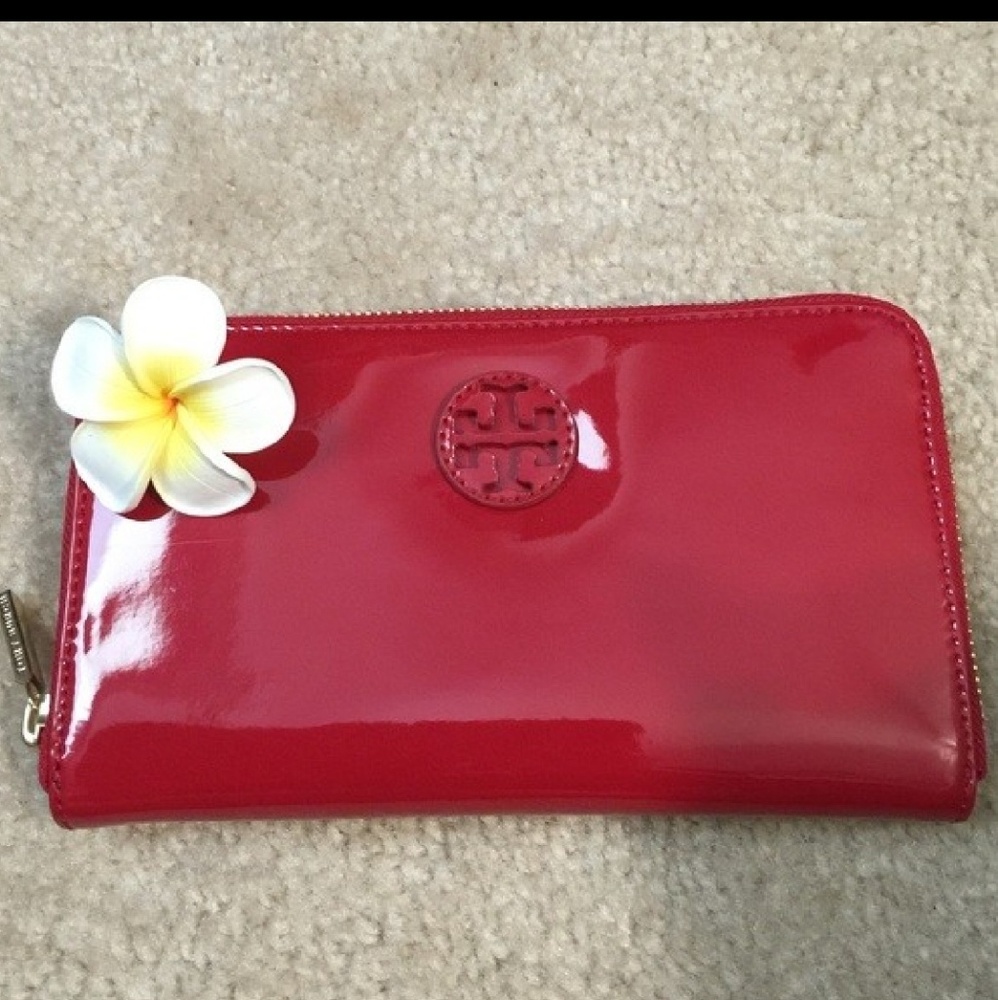 Tory Burch Zipper Wallet